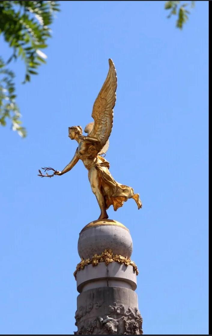 L'ange Dore * Reims